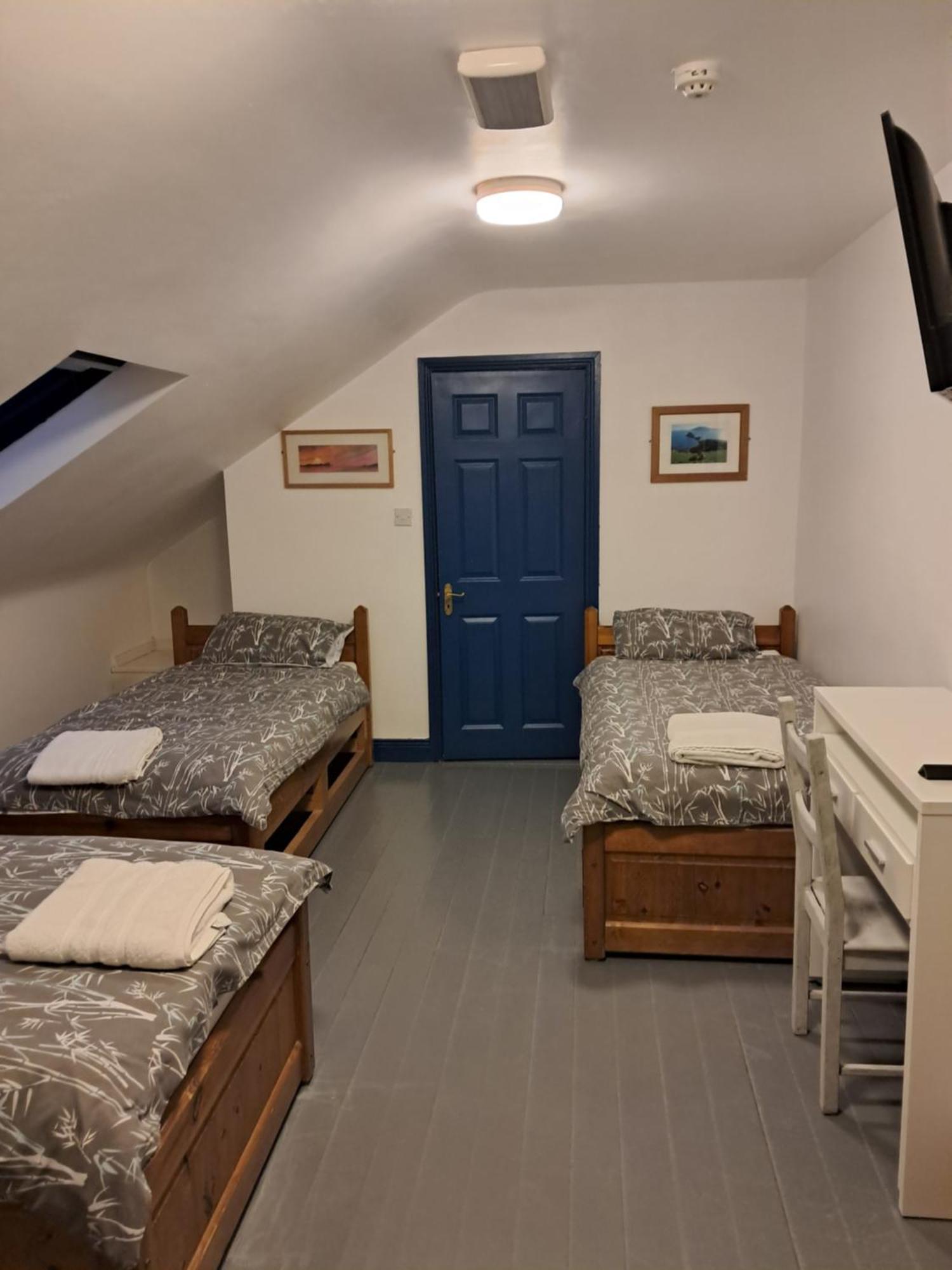 Coastguard Lodge Hostel At Tigh Tp Glaise Bheag Habitación foto